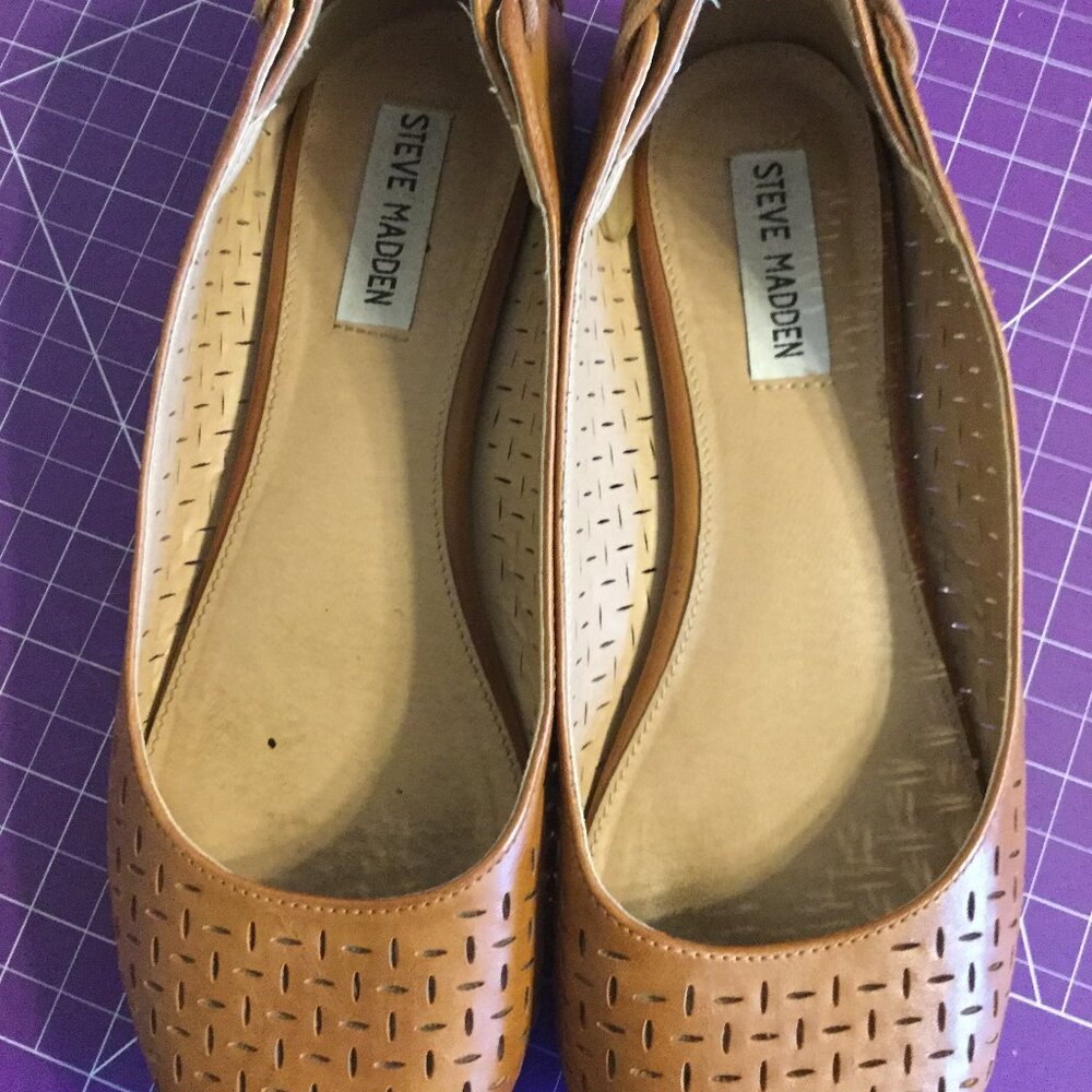 Steve Madden flats size 8 great used condition. All manmade material tan